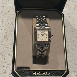 Seiko Silver Timepiece with Ivory Dial
